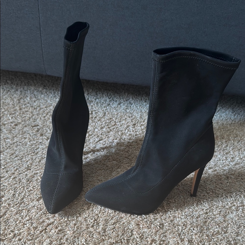 Express Black Heeled Boots with Sleek Design